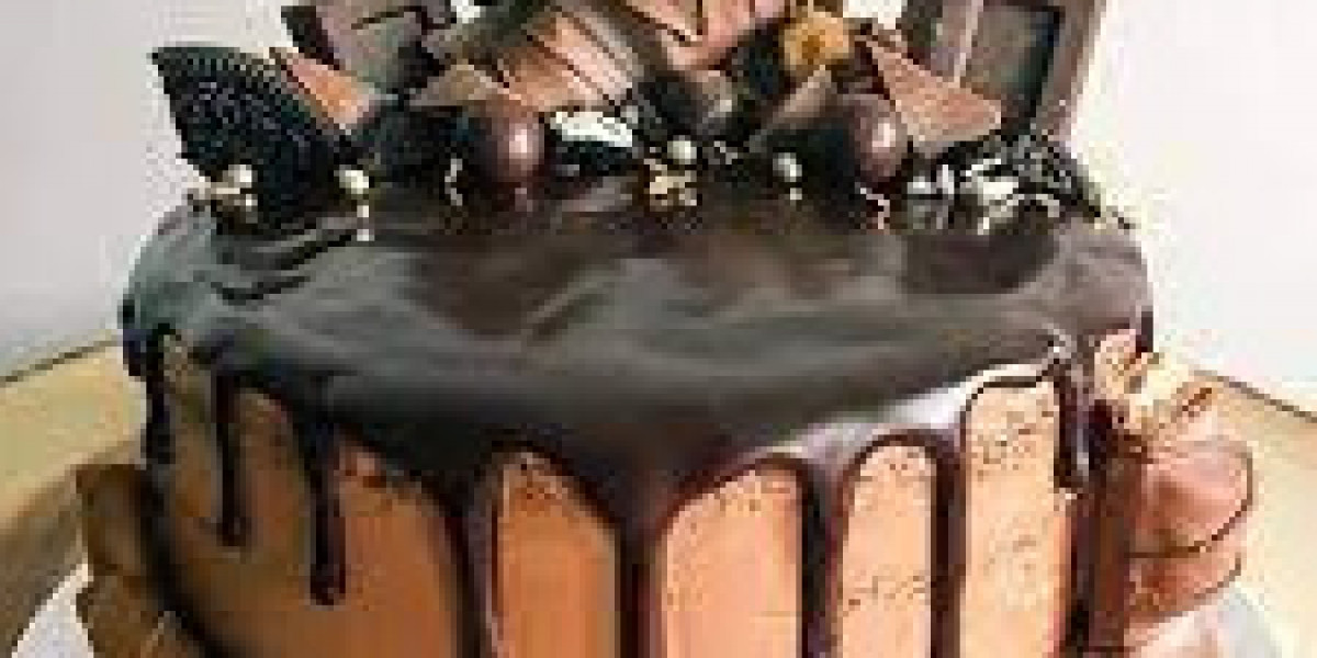 How Can I Order a Custom Homemade Cake in West London?