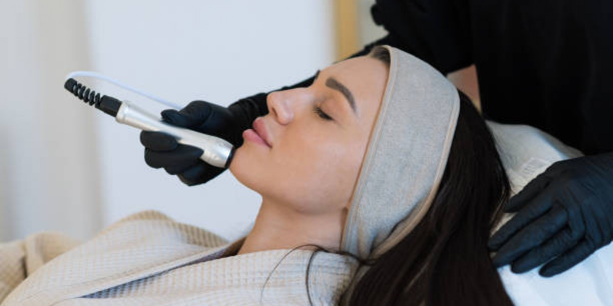 Step-by-Step HydraFacial Process at Riyadh’s Top Beauty Clinics