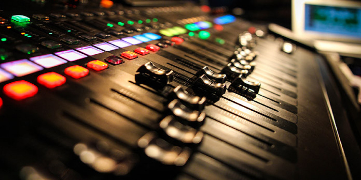 Understanding the Role of a Recording Studio in Music Creation