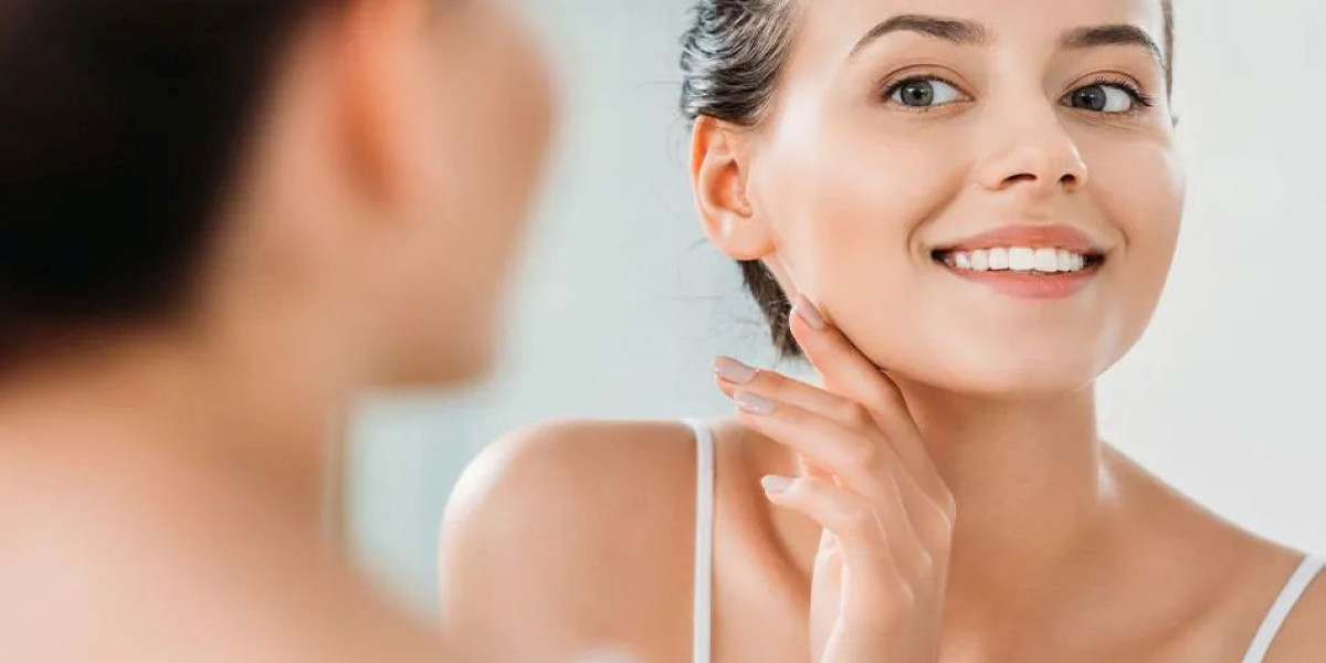 Anti-Aging Treatment in Delhi at Aayna Clinic – Restore Youthful Radiance