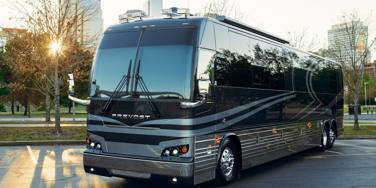 London to Manchester: Hire a Minibus for a Smooth Ride