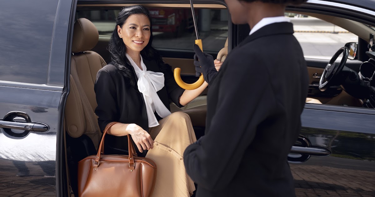 How a Private Chauffeur Service Makes Airport Transfers Completely Hassle-Free