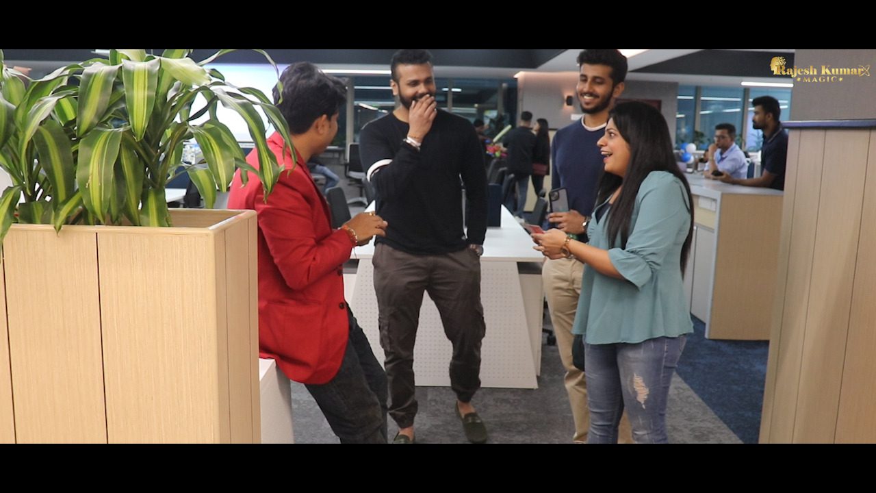 Close-Up Magician in India | Rajesh Kumar's Amazing Magic