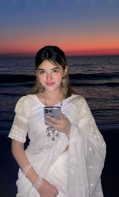 Esha Basu Profile Picture