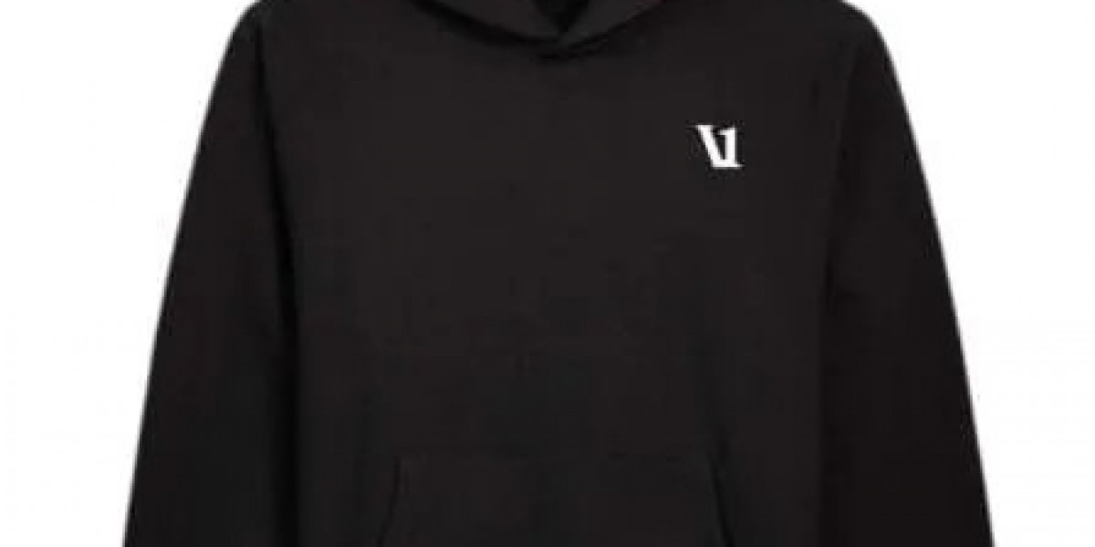 Vuori Hoodie: A Simple Guide to Comfort, Style, and Everyday Wear