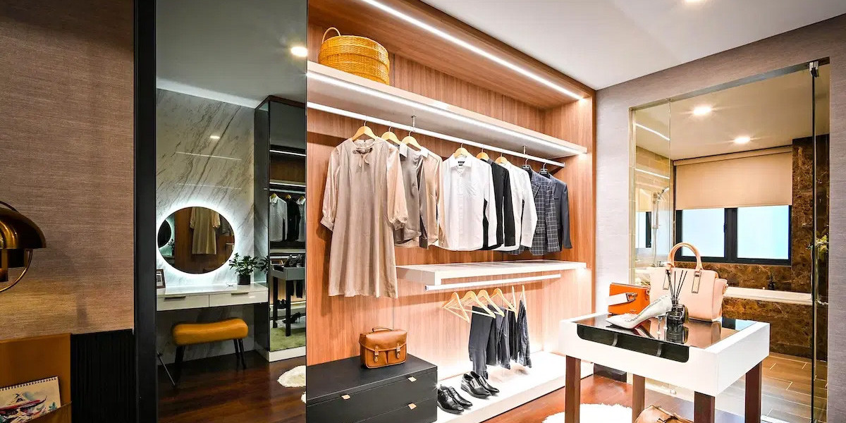 Wardrobe Dubai: Built-In vs Freestanding Options