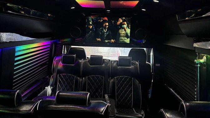 How Party Bus Rental Eliminates Common Group Travel Frustrations? | Articles | One Way Global Limos | Gan Jing World - Technology for Humanity | Video & Movie Streaming