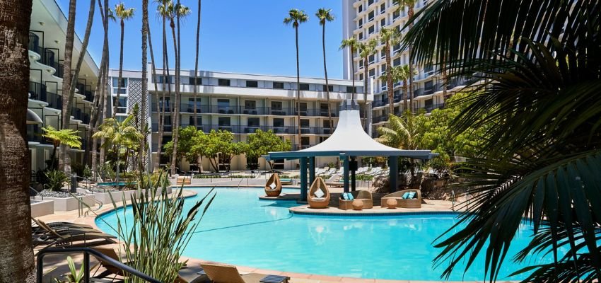 Best Hotels Near LAX Airport with Free Shuttle Services