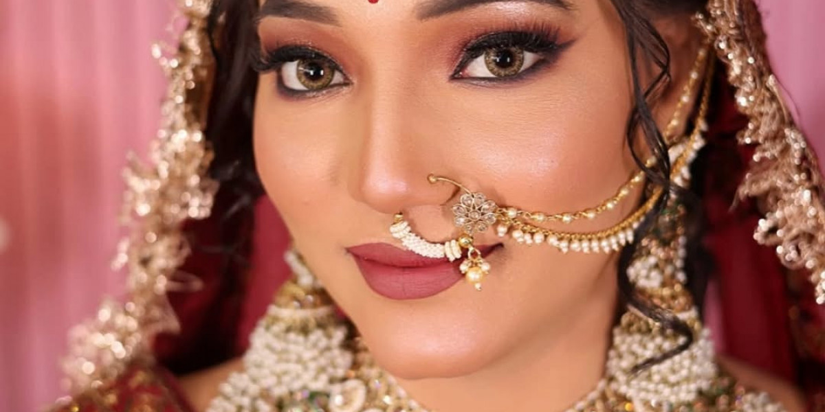 Why Choose a Makeup Artist in Jaipur?