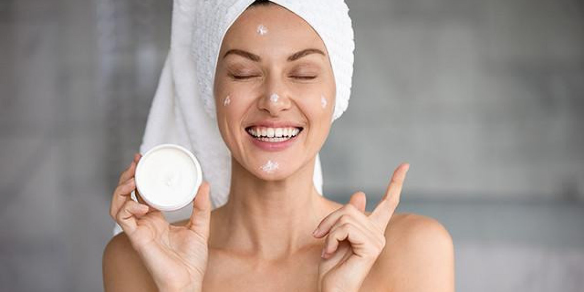 Best Face Moisturiser in India: 12 Hydrating Gems for All Skin Types
